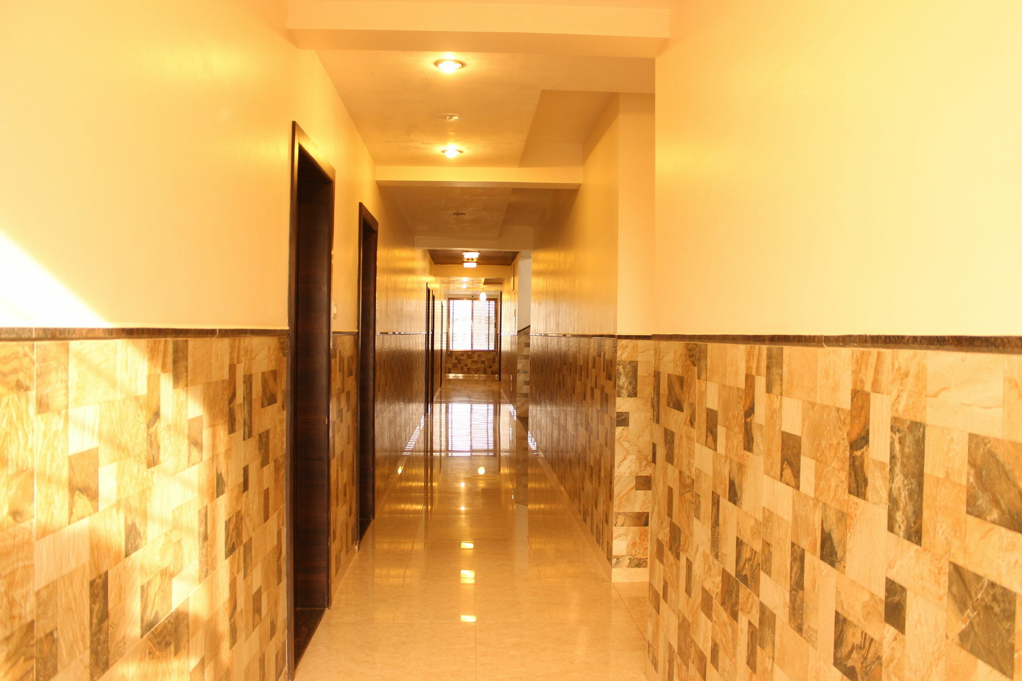 Hotel Sai Ramanand Ширді Екстер'єр фото