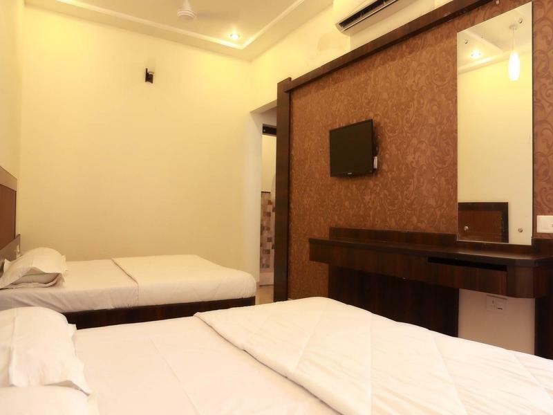 Hotel Sai Ramanand Ширді Екстер'єр фото